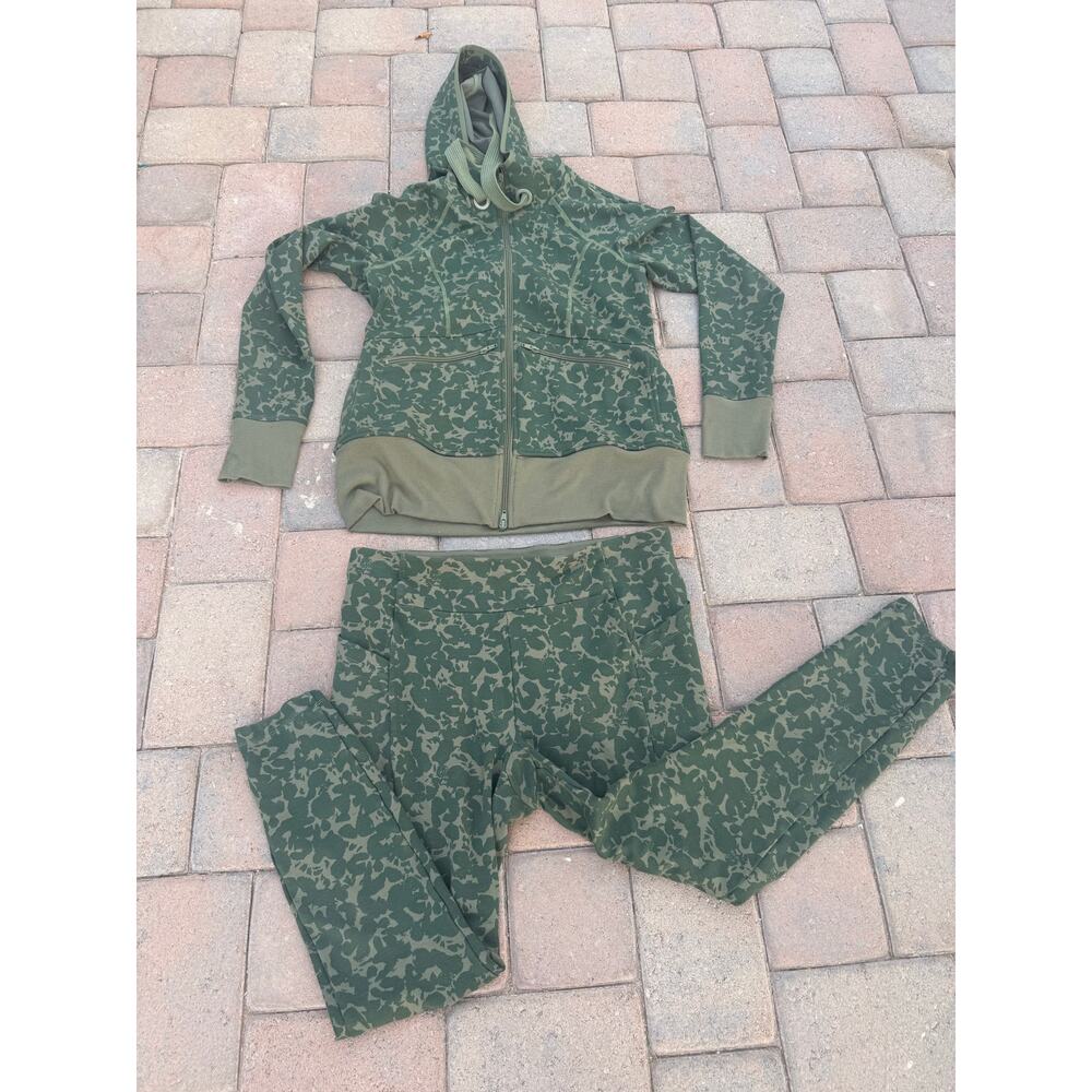 CAbi Green Camouflage Marathon Jacket & Leggings Set Sz Small